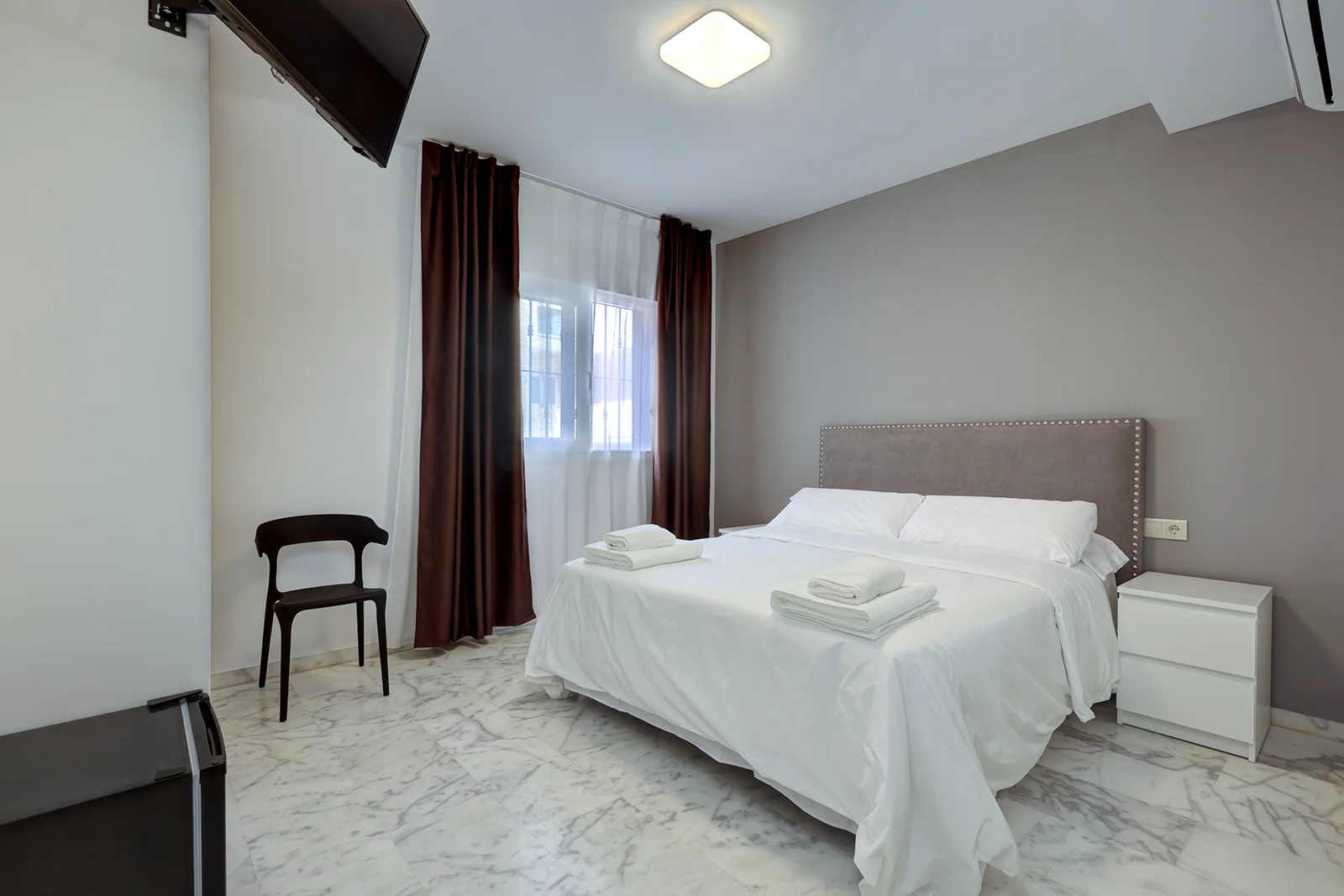 Hostal 37