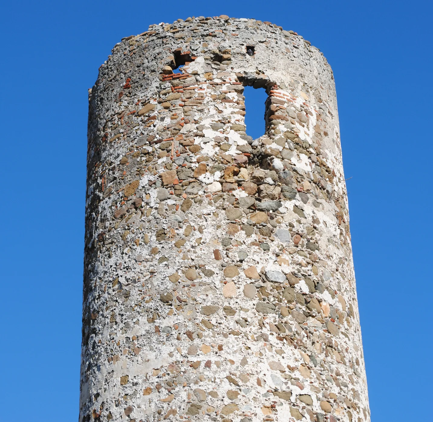 Torre almenara de Casasola o Baños, otra vista
