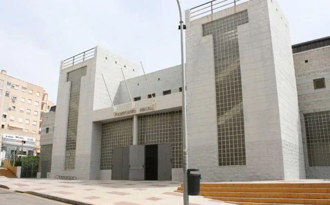 Polideportivo Cubierto La Lobilla