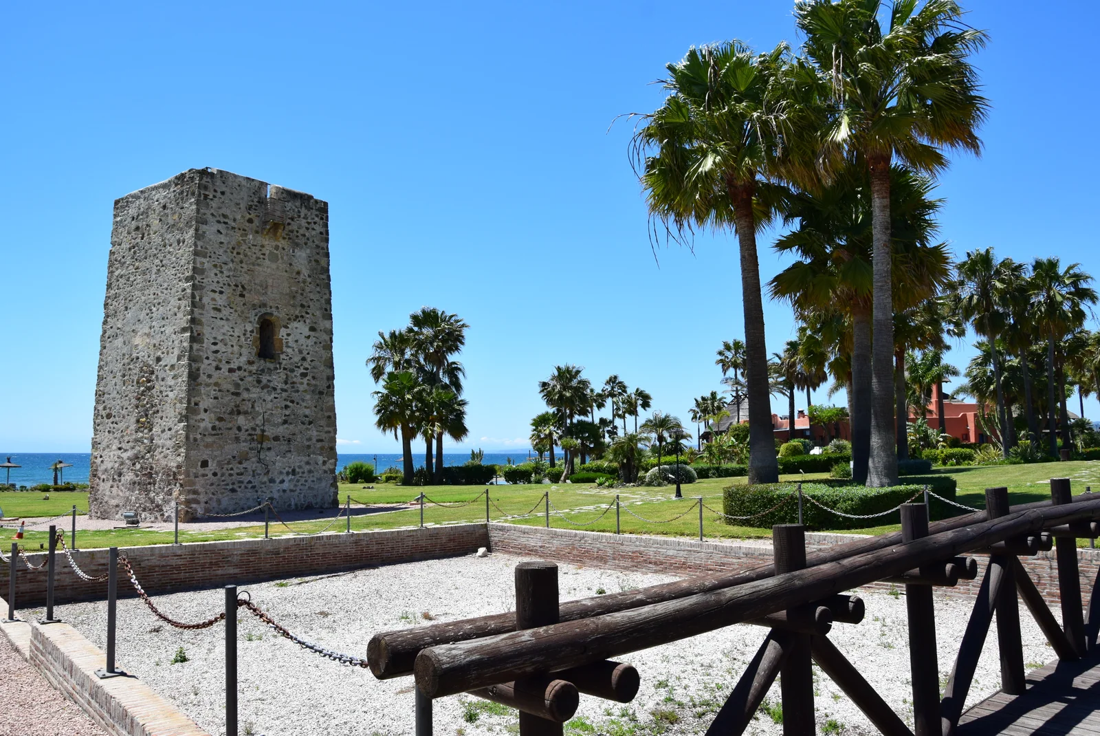 Torre almenara de Guadalmansa o Desmochada