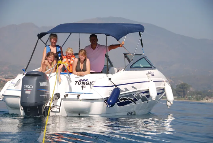 I.O.E. Marina (Alquiler de barcos)