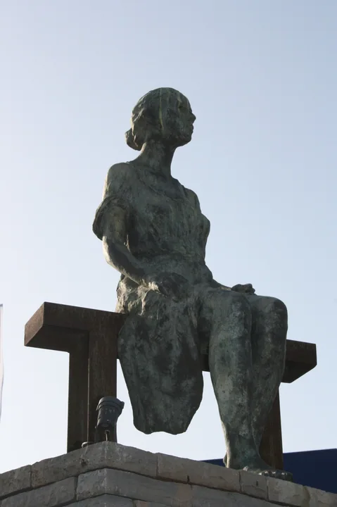 Homenaje a la mujer de Estepona